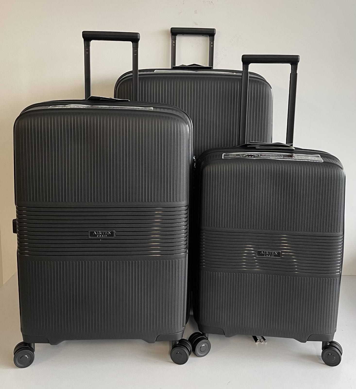 Комплект валіз Airtex 251 з розширенням з поліпропілену чорний