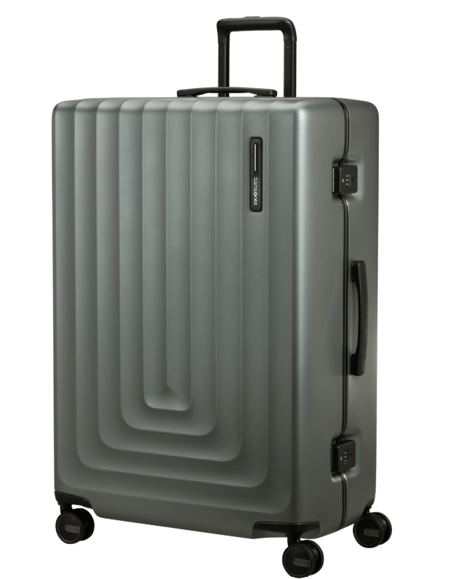 Валіза гігант Samsonite Focus KQ4*94004 на застібках з полікарбонату