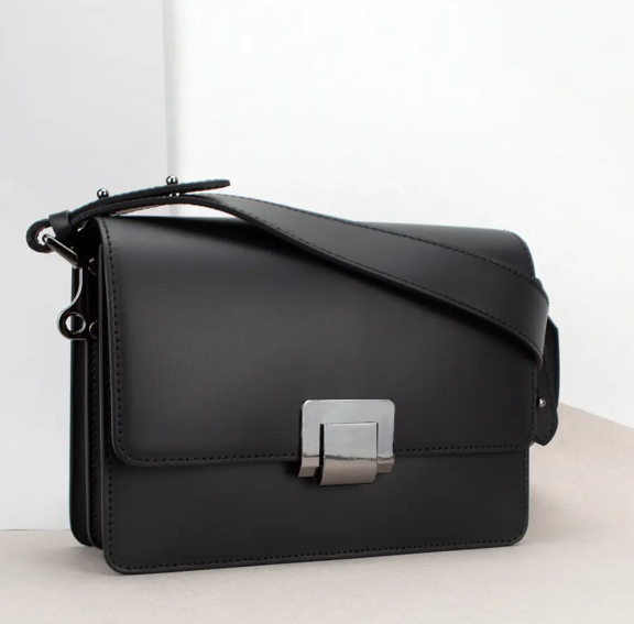 шкіряна сумка Virginia Conti 2203_s через плече елегантна та функціональна чорна