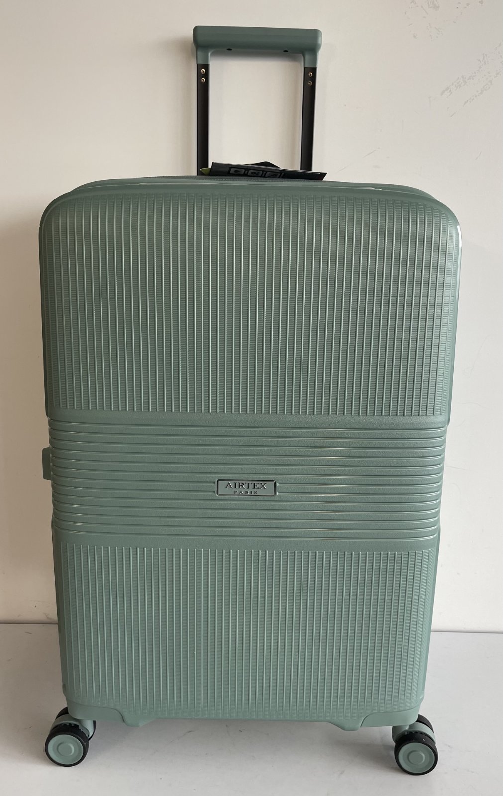 Валіза 68 см Airtex 251 з розширенням з поліпропілену середня мята