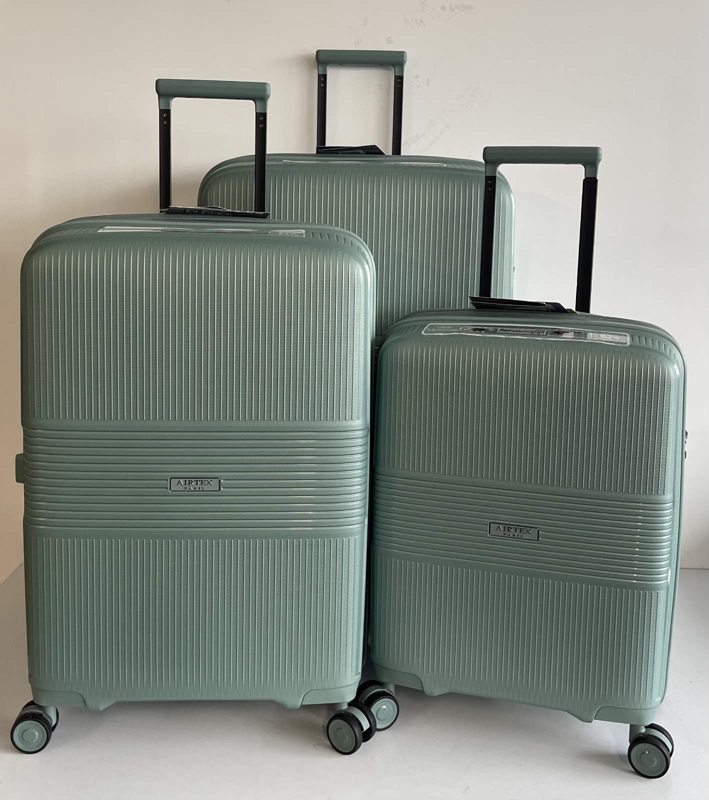 Комплект валіз Airtex 251 з розширенням з поліпропілену мята